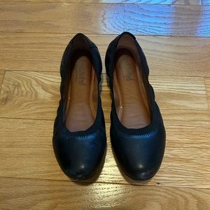 Josef Seibel black leather flats